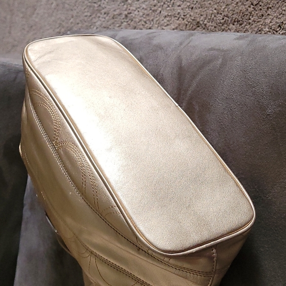 Auth Coach - Picture 3 of 8